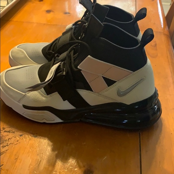 Nike Air Max - Picture 1 of 5